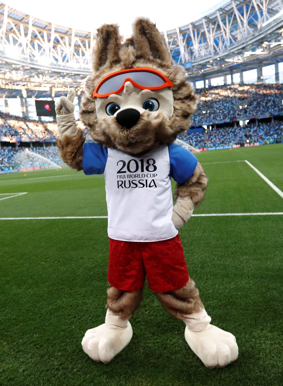 Fotografija: Maskota letošnjega prvenstva je volk Zabivaka, ki ga je oblikovala študentka Ekaterina Bokarova. Zabivaka v ruščini pomeni 'tisti, ki zadene gol'.