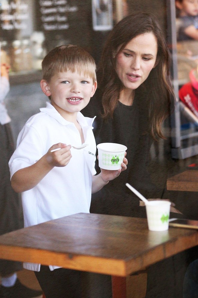 Jennifer Garner na sladoledu s sinom Samuelom