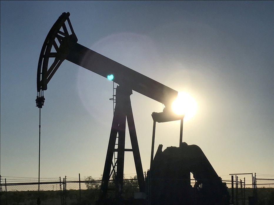 Fotografija: Povečali bodo črpanje nafte. FOTO: Reuters