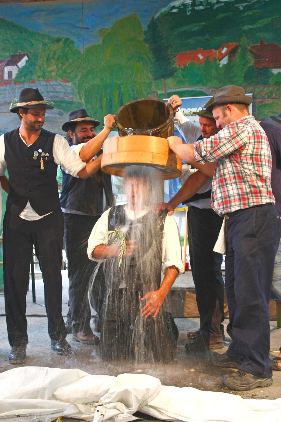 Fotografija: Flosarski krst je krut. Foto: Občina Ljubno ob Savinji
