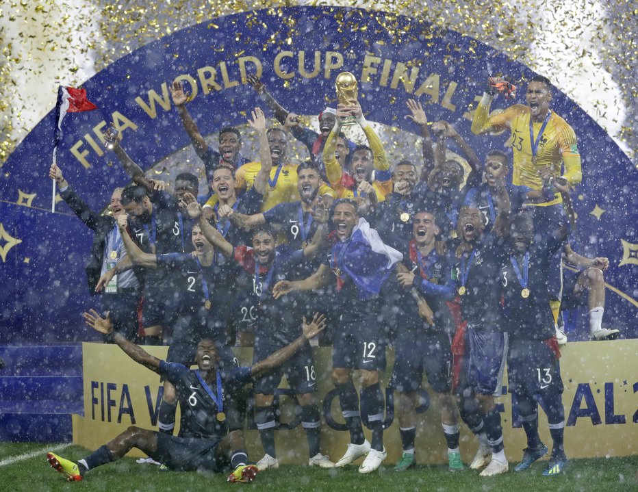 Fotografija: Francozi so drugič po letu 1998 svetovni prvaki v nogometu. FOTO: AP