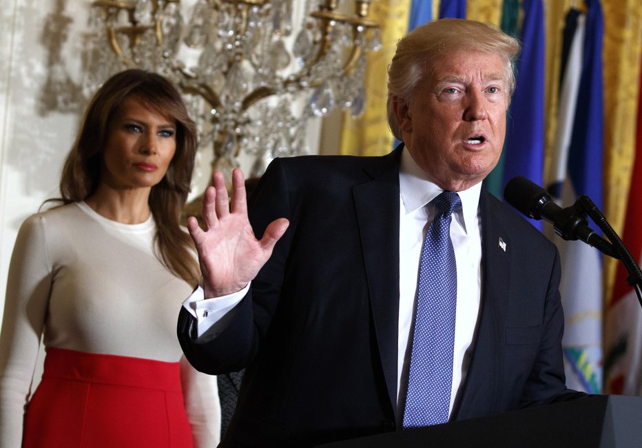 Fotografija: Donald Trump z ženo Melanio Trump. FOTO: AP