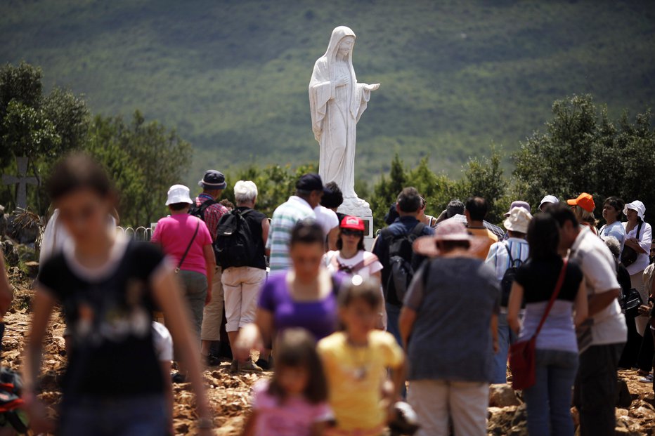 Fotografija: Devica Marija naj bi se v Medžugorju prikazala šestim otrokom. Foto: REUTERS