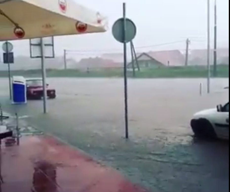 Fotografija: Poplave v Kragujevcu. FOTO: Twittermickang