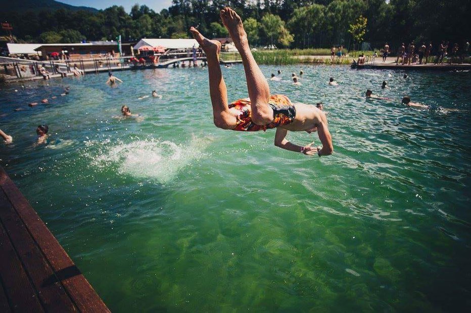 Fotografija: Vodni park Radlje ob Dravi je edini biološki bazen v Sloveniji. FOTO: Facebook