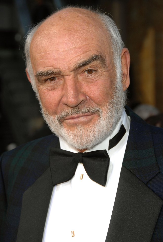 HOLLYWOOD - JUNE 07:  Actor Sean Connery arrives to the 35th AFI Life Achievement Award tribute to Al Pacino held at the Kodak Theatre on June 7, 2007 in Hollywood, California.  (Photo by Stephen Shugerman/Getty Images for AFI)