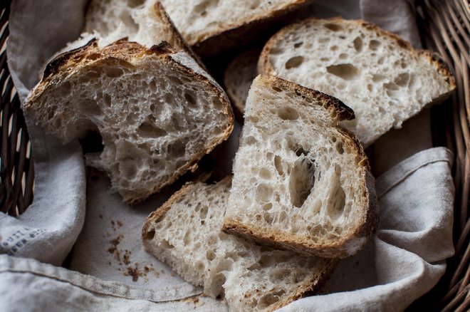 Kruh z drožmi. FOTO: Špela Ankele