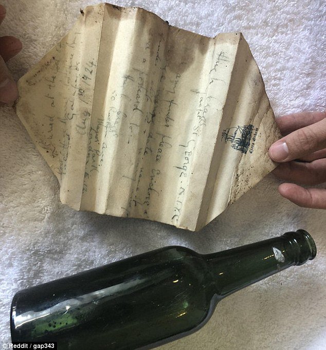 Fotografija: Kljub starosti je bilo pismo dobro ohranjeno.