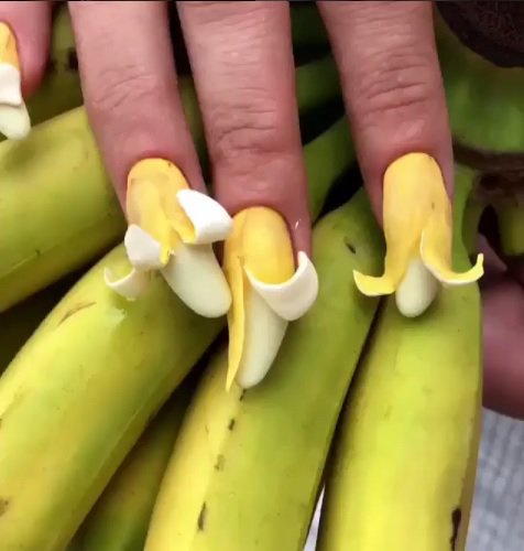 Bi imeli na nohtih banane? FOTO: Instagram