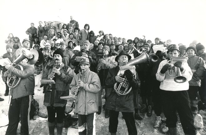 Leta 1990 je godba Gorje pospremila sto žensk na Triglav, v nedeljo jih bo na oder.