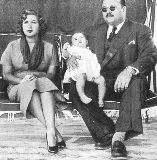 Kralj Faruk z ženo Narriman in sinom Fuadom II. leta 1953 v Italiji