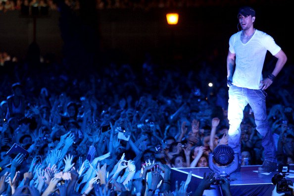 Enrique je bil navdušen nad Nikino koreografijo. FOTO: Getty Images for MTV
