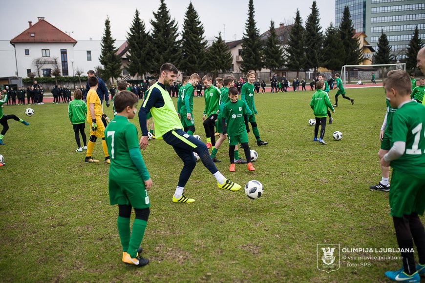 Fotografija: Kronaveter 26.03.2018 Trening in obisk nogometne sole FOTO: Sasa Pahic Szabo
