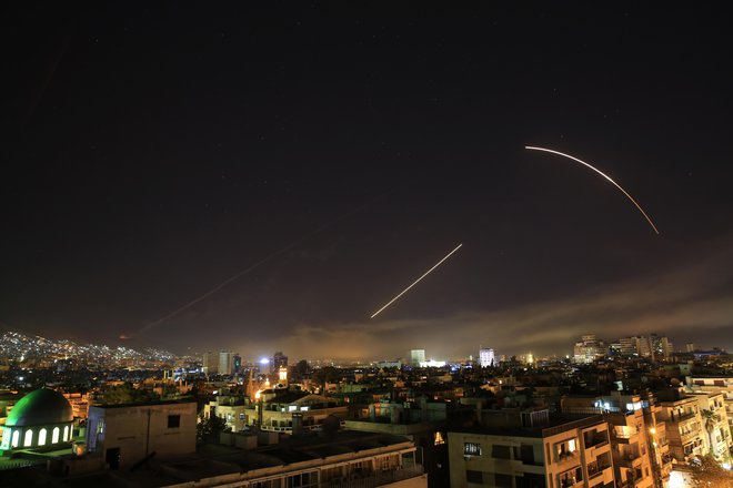 Amerika, Francija in Velika Britanija so napadle tarče v Siriji. FOTO: AP