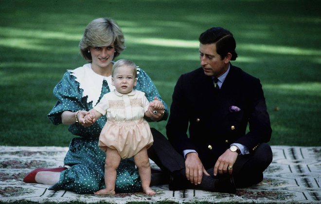 Diana in Charles sta ime obeh otrok javnosti razkrila šele po enem tednu.