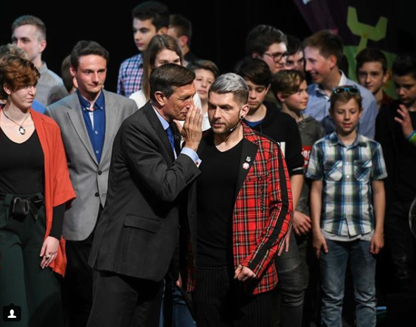 Fotografija: Na prireditvi mu je šepnil na uho ... FOTO: Borut Pahor, Instagram