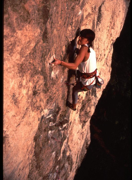 Petra je bila v 80. letih prejšnjega stoletja ena vodilnih prostih plezalk, kot prva ženska je prosto preplezala legendarno smer Raz Sfinge. FOTO: osebni arhiv