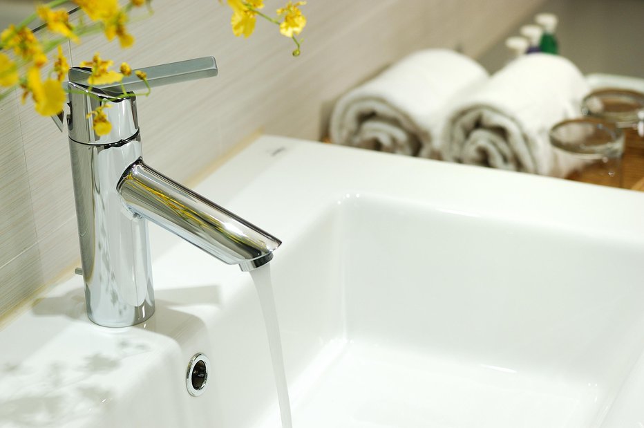 Fotografija: Z nekaj dodatki je vsako kopalnico mogoče spremeniti v razkošen kotiček. FOTO: Thinkstock