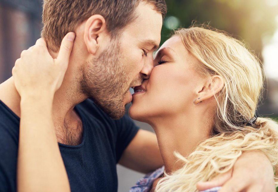 Fotografija: Poljubi so več kot zgolj izraz naklonjenosti. FOTO: Thinkstock