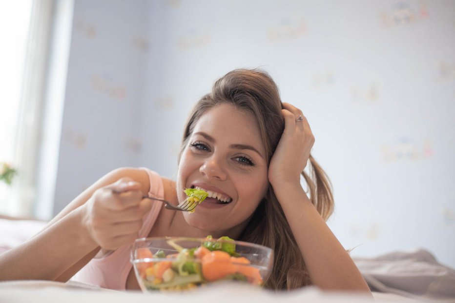 Fotografija: V prehrani žensk velikokrat primanjkujejo za zdravje ključnih hranljivih snovi. FOTO: Thinkstock
