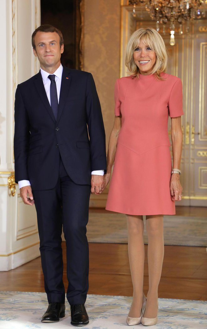 Mladostna Brigitte Macron ima francoski šik v malem prstu. 