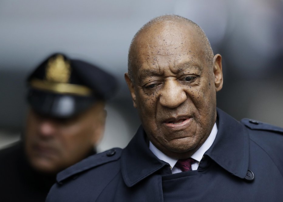 Fotografija: Bill Cosby odhaja v zapor. FOTO: AP