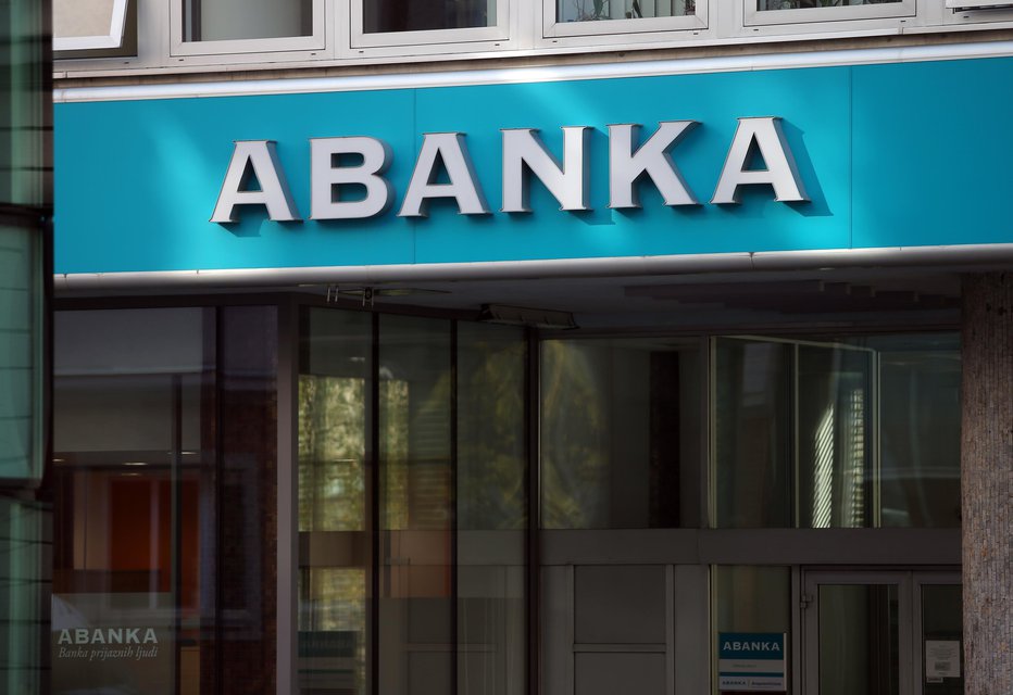 Fotografija: Banke zaradi izbrisa podrejenih obveznic v Sloveniji toži večina razlaščenih vlagateljev, ki se je odločila za iskanje pravice po sodni poti. Teh primerov je več kot 500, a večina postopkov očitno trenutno miruje, tudi zaradi različnih praks sodišč. FOTO: Jože Suhadolnik