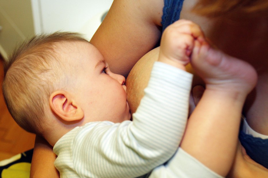 Fotografija: Materino mleko je za zdravje in razvoj novorojenčka neprecenljivo. FOTO: Igor Modic, Delo