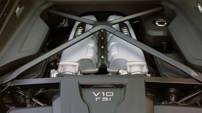 Motor je isti kot v izvirniku: 5,2-litrski V10 s 540 KM. FOTO: Cnet.com
