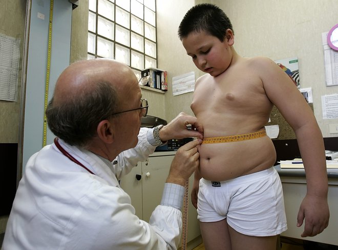 Neustrezna prehrana otrok in mladostnikov je eden izmed pomembnih razlogov za epidemijo debelosti te populacijske skupine po vsem svetu. FOTO: Tony Gentile, Reuters