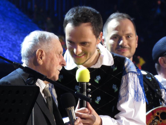 Blaž Švab je poklepetal s 101 leto starim Viktorjem Mikličem iz Novega mesta.