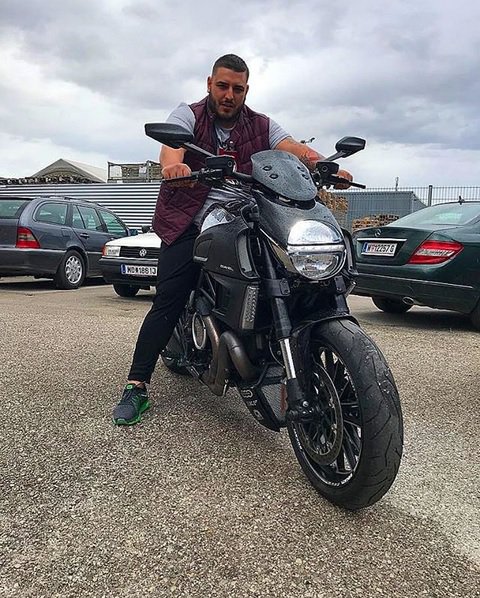 Fotografija: Darko Lazić je strasten ljubitelj motorjev. FOTO: Instagram