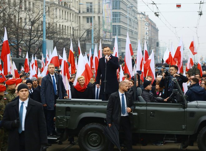 Osrednje slovesnosti na Trgu maršala Jozefa Pilsudskega se je udeležil tudi poljski predsednik Andrzej Duda. FOTO: Agencja Gazeta, Reuters