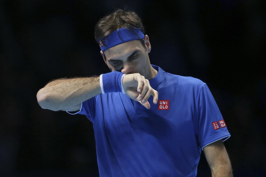 Fotografija: Federer dan pozneje ni bil tako dobre volje. FOTO: AP