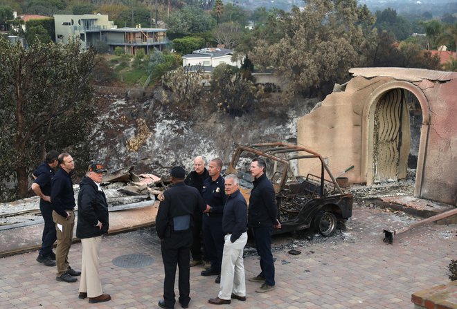 Trump med ruševinami v Malibuju FOTOGRAFIJI: AFP
