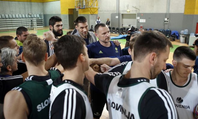 Radovan Trifunović in ekipa želijo popraviti vtis in pobegniti z dna lestvice kvalifikacijske skupine. Foto: Blaž Samec