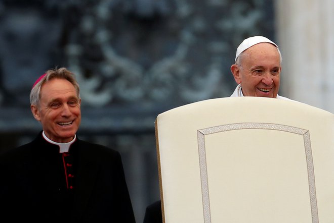 Nadškof Georg Gänswein je tesni sodelavec papeža Frančiška. FOTO: Reuters