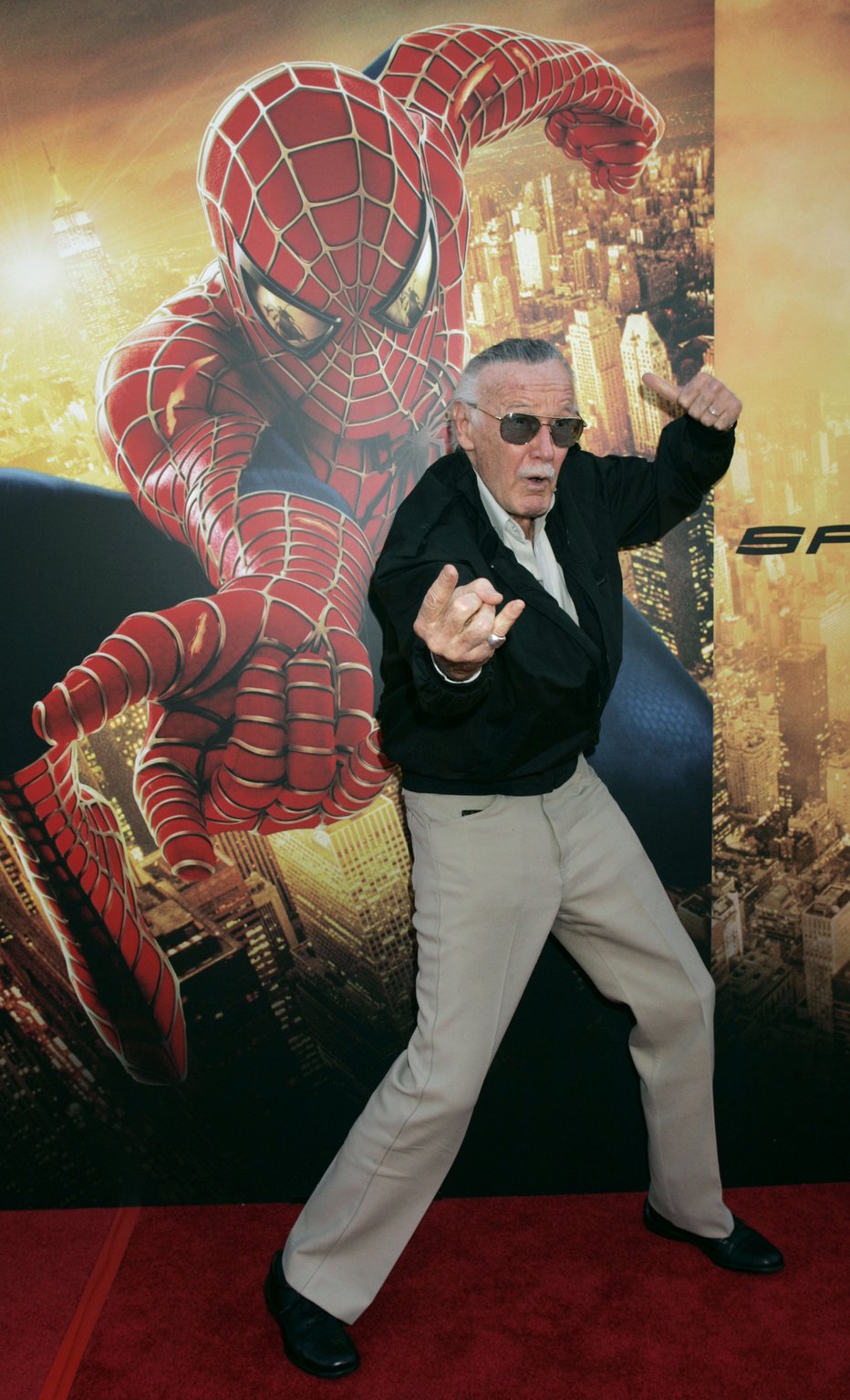 Fotografija: Stan Lee pred svojim najslavnejšim junakom, Spider-Manom FOTO: REUTERS