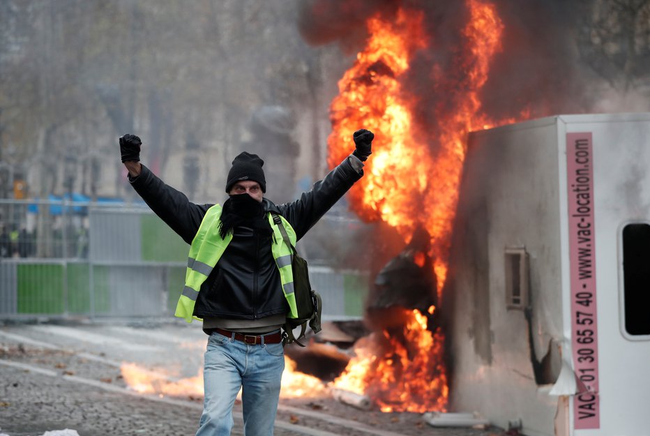 Fotografija: Eden od protestnikov. FOTO: Reuters