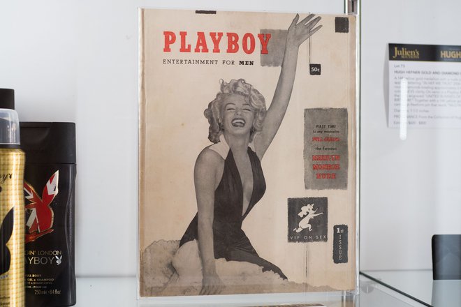 Hefnerjev osebni prvi izvod Playboya FOTO: Afp
