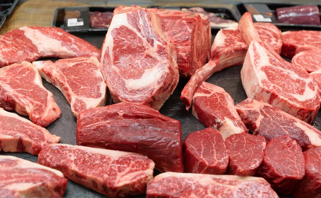 Pri mesarju običajno kupimo sveže meso. FOTOGRAFIJI: Guliver/Getty Images