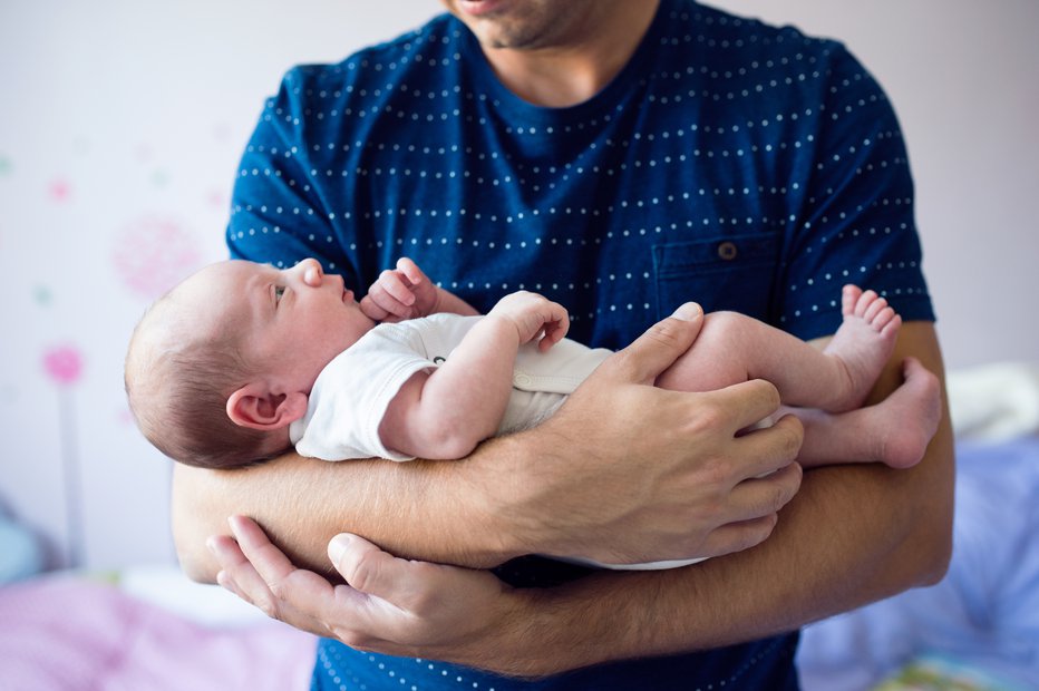 Fotografija: Tudi za očete je rojstvo otroka velik stres. FOTO: Halfpoint, Getty Images, Istockphoto