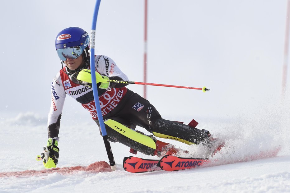 Fotografija: Shiffrinova je na štirih slalomih v tej sezoni osvojila vseh 400 mogočih točk, Vlhova jih ima 80 manj. V skupnem seštevku ima že 889 točk, Vlhova kot druga pa zaostaja kar za 501 točko. FOTO: AP