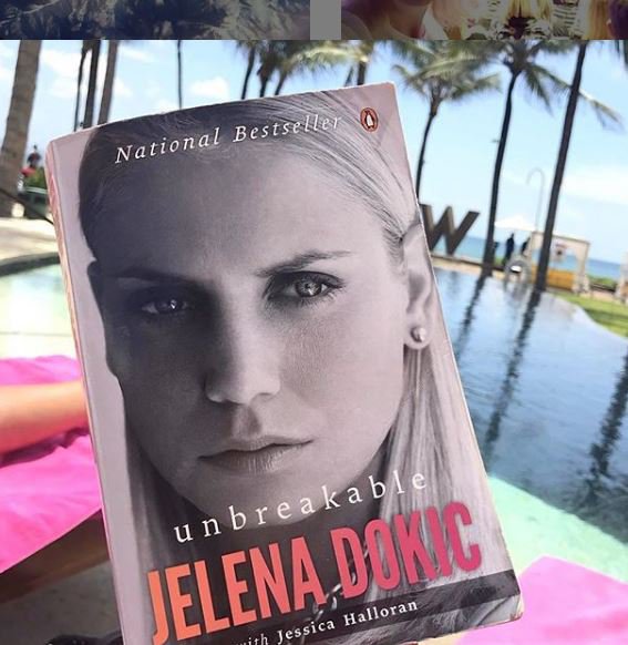 Jelena Dokić in knjiga. FOTO: Instagram