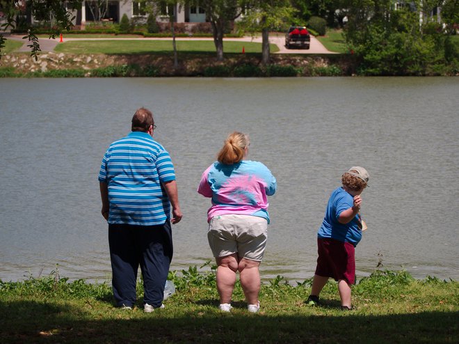 Tisti, ki imajo v otroštvu prekomerno telesno težo, so tudi v odraslosti izpostavljeni večjemu tveganju za debelost. FOTO: Guliver/Getty Images