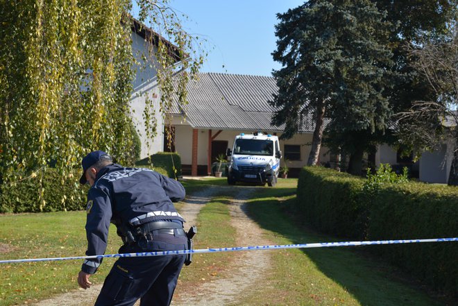 Zadnji umor s samomorom se je pripetil konec septembra lani v naselju Tišina, kjer je Anito Varga zabodel sosed Stanislav Gergorec, ki se je pozneje obesil. FOTO: OSTE BAKAL