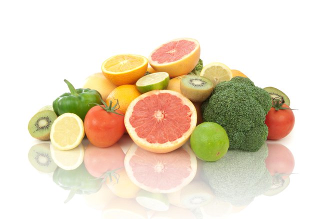 Če uživamo dovolj sadja in zelenjave, poskrbimo za zadosten vnos vitamina C. FOTO: Guliver/Getty Images