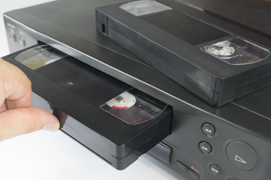 Fotografija: VHS-kasete in videorekorder si bo zapomnila za vse večne čase. FOTO: Getty Images/istockphoto