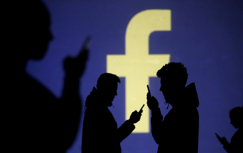 Fotografija: Pazite se zlorab na družbenih omrežjih. FOTO: Dado Ruvic, Reuters