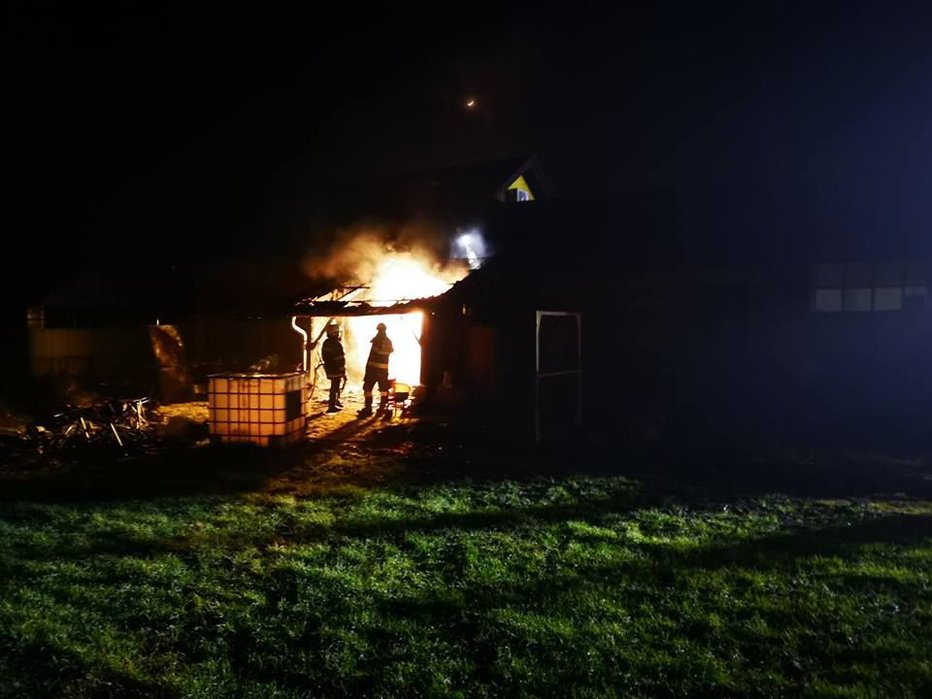 Fotografija: Ogenj je prizidek uničil. FOTO: PGD Sveti Jurij ob Ščavnici